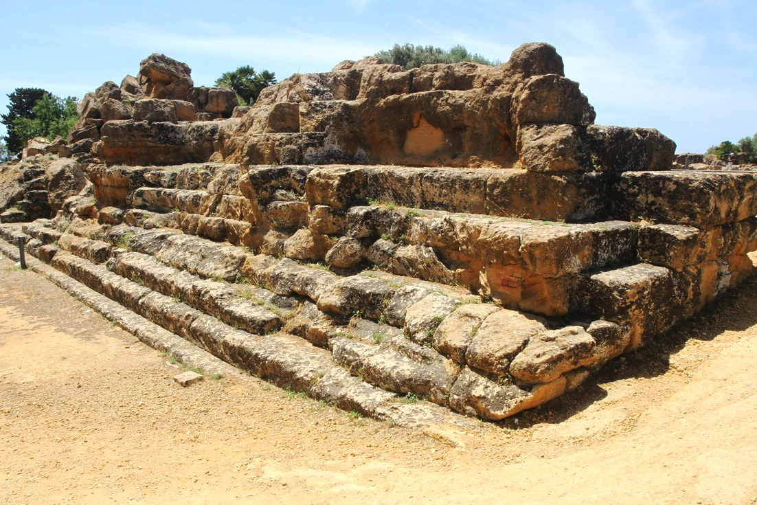 Tempio di Zeus e Telamoni — Valle dei Templi